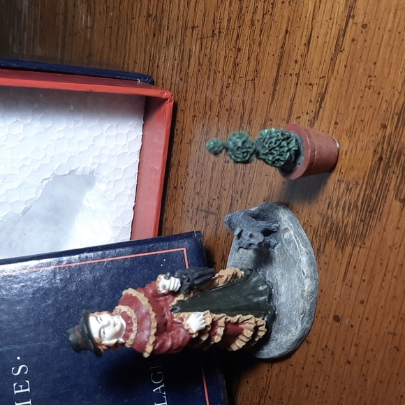 Lang and Wise Liberty Village Lady with dog and topiary - Picture 1 of 6